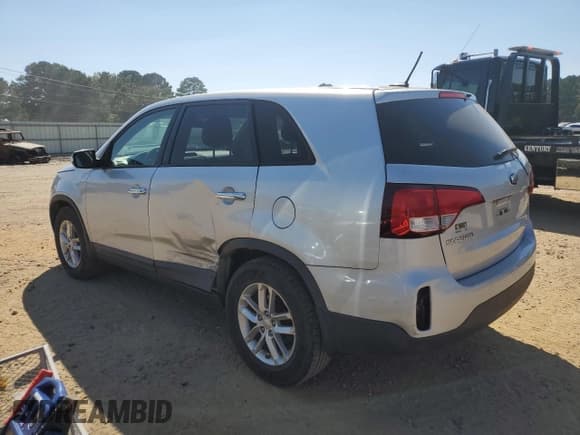 ✅ 2015 Kia Sorento LX • VIN: 5XYKT3A60FG565078 • Лот: 85270285. Опубликован ранее на Copart с пробегом 123 492 миль. Бесплатный доступ к архиву аукционных продаж из США и подробный отчёт об истории автомобиля на DreamBid. Изображение 2.