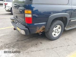 ✅ 2005 Chevrolet Suburban LT • VIN: 3GNFK16Z35G230772 • Лот: 42542995. Опубликован ранее на IAAI с пробегом 178 951 миль. Бесплатный доступ к архиву аукционных продаж из США и подробный отчёт об истории автомобиля на DreamBid. Изображение 6.