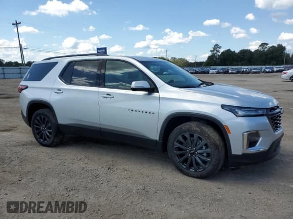 ✅ 2022 Chevrolet Traverse RS • VIN: 1GNERJKW0NJ101955 • Lot: 72691834. Wystawiony na Copart z przebiegiem Nie podano. Bezpłatny archiwum sprzedaży aukcyjnych z USA i szczegółowy raport historii pojazdu na DreamBid. Zdjęcie 4.