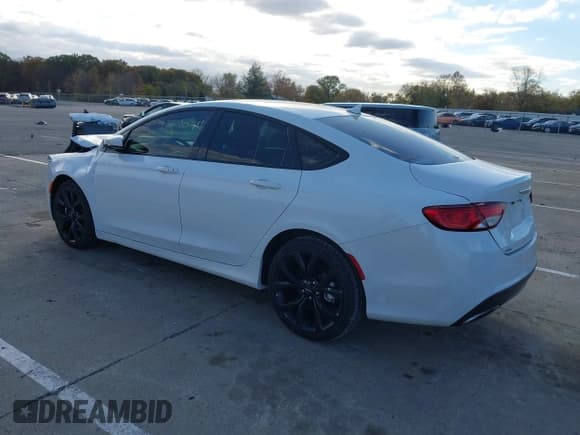 ✅ 2015 Chrysler 200 S • VIN: 1C3CCCDG7FN523321 • Лот: 43570489. Опубликован ранее на IAAI с пробегом 108 471 миль. Бесплатный доступ к архиву аукционных продаж из США и подробный отчёт об истории автомобиля на DreamBid. Изображение 3.