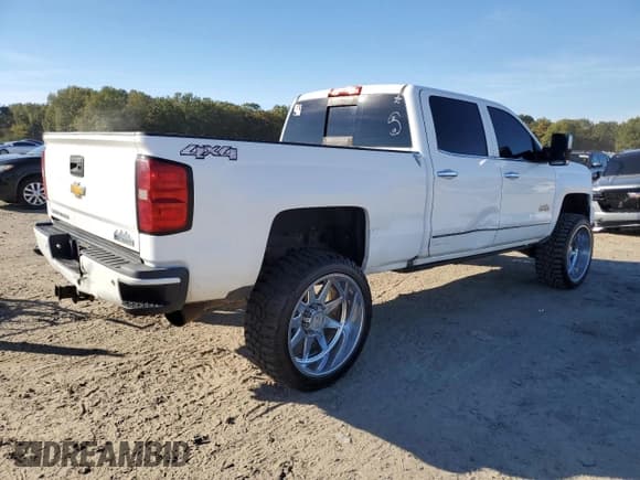 ✅ 2015 Chevrolet Silverado 2500HD High Country • VIN: 1GC1KXE80FF680784 • Lot: 91221305. Listed on Copart with 275,550 mi. Free auction sales archive from the USA and detailed vehicle history report at DreamBid. Image 3.