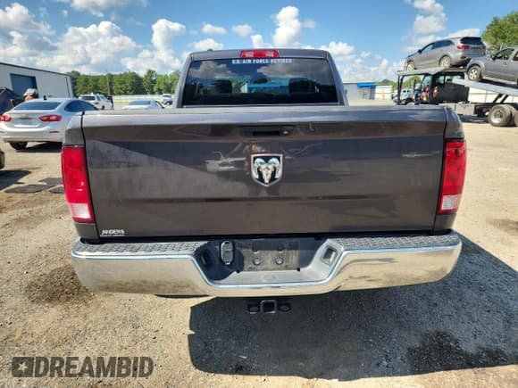 ✅ 2018 Ram 1500 Tradesman • VIN: 1C6RR6FG3JS210982 • Lot: 83967415. Wystawiony na Copart z przebiegiem 162 720 mil. Bezpłatny archiwum sprzedaży aukcyjnych z USA i szczegółowy raport historii pojazdu na DreamBid. Zdjęcie 6.