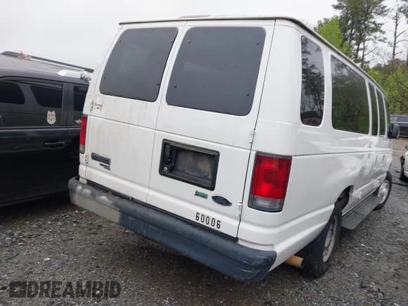 ✅ 2009 Ford Econoline Passenger XL • VIN: 1FBSS31L29DA07149 • Lot: 41863392. Wystawiony na IAAI z przebiegiem 152 010 mil. Bezpłatny archiwum sprzedaży aukcyjnych z USA i szczegółowy raport historii pojazdu na DreamBid. Zdjęcie 16.