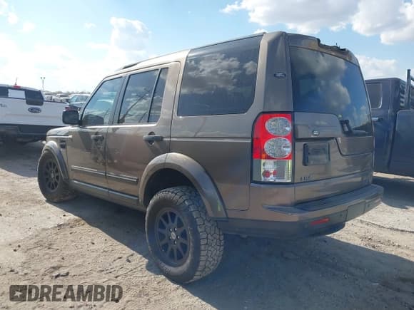 ✅ 2012 Land Rover LR4 Lux • VIN: SALAK2D42CA629337 • Lot: 43523409. Listed on IAAI with 114,410 mi. Free auction sales archive from the USA and detailed vehicle history report at DreamBid. Image 3.