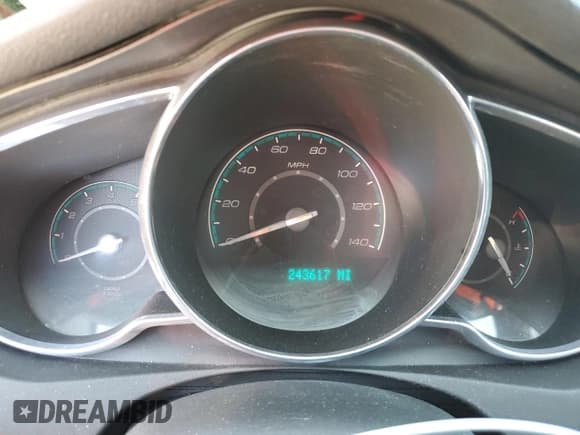 ✅ 2012 Chevrolet Malibu 1LT • VIN: 1G1ZC5E08CF247622 • Lot: 74765174. Wystawiony na Copart z przebiegiem 243 617 mil. Bezpłatny archiwum sprzedaży aukcyjnych z USA i szczegółowy raport historii pojazdu na DreamBid. Zdjęcie 9.