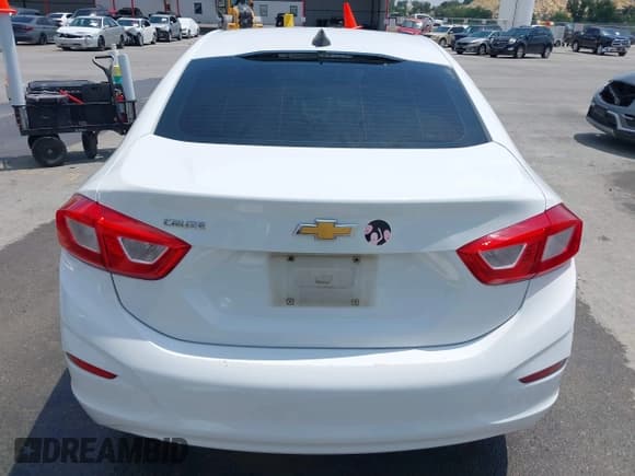 ✅ 2016 Chevrolet Cruze LS • VIN: 1G1BB5SM0G7231541 • Lot: 42163394. Listed on IAAI with 126,126 mi. Free auction sales archive from the USA and detailed vehicle history report at DreamBid. Image 17.