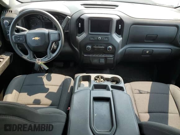 2020 Chevrolet Silverado 1500 Work Truck z VIN 1GCRYAEH6LZ287476, wystawiony jako Copart lot #66637155 z przebiegiem 90 576 mil mil oraz Szkoda całkowita • Salvage title. Historia ofert i sprzedaży dostępna na DreamBid. Obrazek 8.