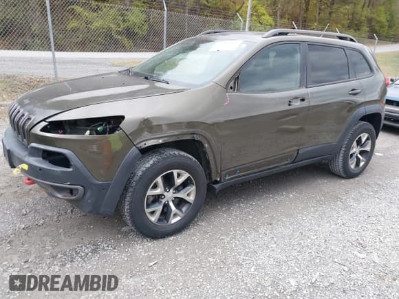 ✅ 2014 Jeep Cherokee Trailhawk • VIN: 1C4PJMBS9EW201756 • Lot: 43583942. Wystawiony na IAAI z przebiegiem 76 327 mil. Bezpłatny archiwum sprzedaży aukcyjnych z USA i szczegółowy raport historii pojazdu na DreamBid. Zdjęcie 21.