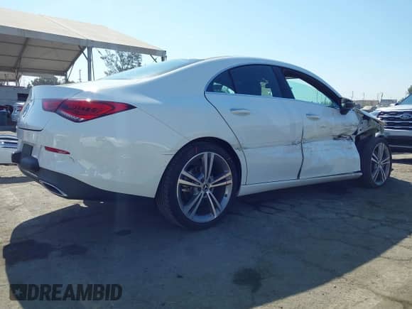 2022 Mercedes-Benz CLA 250 с VIN W1K5J4GBXNN249701, выставлен на аукционе IAAI как лот 43051600 с пробегом 31 789 миль миль и . История ставок и продаж доступна на DreamBid. Изображение 4.