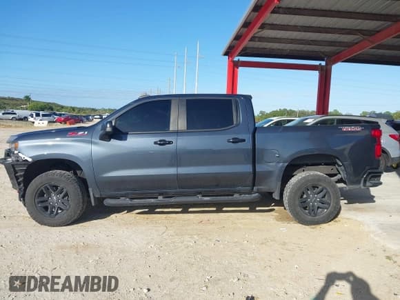 ✅ 2022 Chevrolet Silverado 1500 LT Trail Boss • VIN: 1GCPYFED9NZ181057 • Lot: 43574184. Wystawiony na IAAI z przebiegiem 25 856 mil. Bezpłatny archiwum sprzedaży aukcyjnych z USA i szczegółowy raport historii pojazdu na DreamBid. Zdjęcie 15.