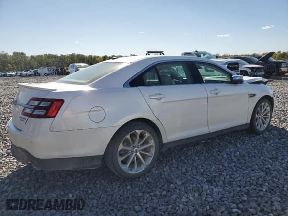 ✅ 2017 Ford Taurus Limited • VIN: 1FAHP2F8XHG109470 • Lot: 82449465. Wystawiony na Copart z przebiegiem 102 573 mil. Bezpłatny archiwum sprzedaży aukcyjnych z USA i szczegółowy raport historii pojazdu na DreamBid. Zdjęcie 3.