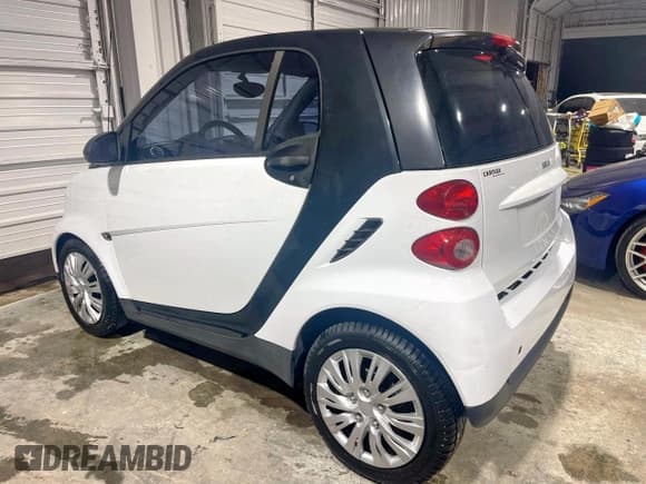 ✅ 2012 Smart fortwo Pure • VIN: WMEEJ3BA5CK540092 • Лот: 91361605. Опубликован ранее на Copart с пробегом 59 356 миль. Бесплатный доступ к архиву аукционных продаж из США и подробный отчёт об истории автомобиля на DreamBid. Изображение 3.