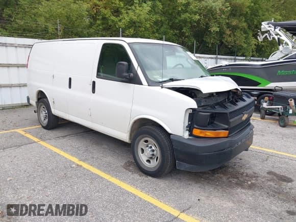 ✅ 2017 Chevrolet Express Cargo • VIN: 1GCWGAFF4H1320130 • Лот: 43297963. Опубликован ранее на IAAI с пробегом 203 551 миль. Бесплатный доступ к архиву аукционных продаж из США и подробный отчёт об истории автомобиля на DreamBid. Изображение 1.