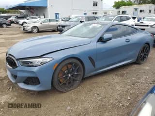 ✅ 2019 BMW 8 Series M850i xDrive • VIN: WBABC4C55KBU96951 • Лот: 53128353. Опубликован ранее на Copart с пробегом 30 695 миль. Бесплатный доступ к архиву аукционных продаж из США и подробный отчёт об истории автомобиля на DreamBid. Изображение 1.