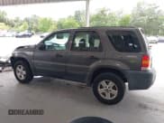 ✅ 2005 Ford Escape Hybrid • VIN: 1FMCU95HX5KD54412 • Lot: 42115468. Wystawiony na IAAI z przebiegiem 151 922 mil. Bezpłatny archiwum sprzedaży aukcyjnych z USA i szczegółowy raport historii pojazdu na DreamBid. Zdjęcie 14.