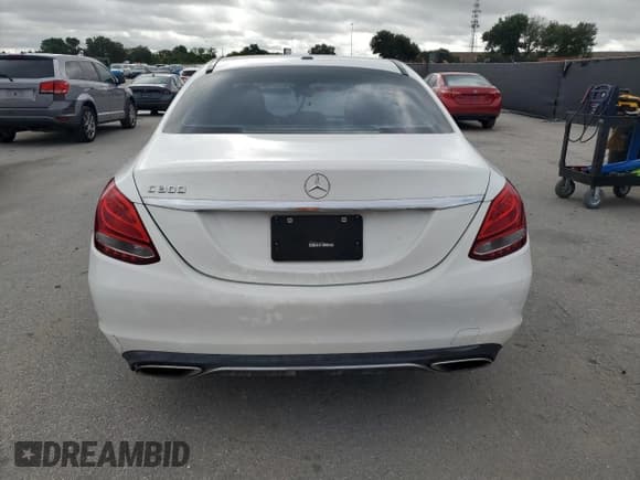 ✅ 2015 Mercedes-Benz C 300 • VIN: 55SWF4JB7FU072502 • Lot: 59528145. Listed on Copart with 129,254 mi. Free auction sales archive from the USA and detailed vehicle history report at DreamBid. Image 6.