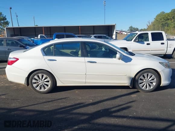 ✅ 2015 Honda Accord EX-L • VIN: 1HGCR2F86FA069677 • Lot: 43469866. Listed on IAAI with 175,112 mi. Free auction sales archive from the USA and detailed vehicle history report at DreamBid. Image 13.