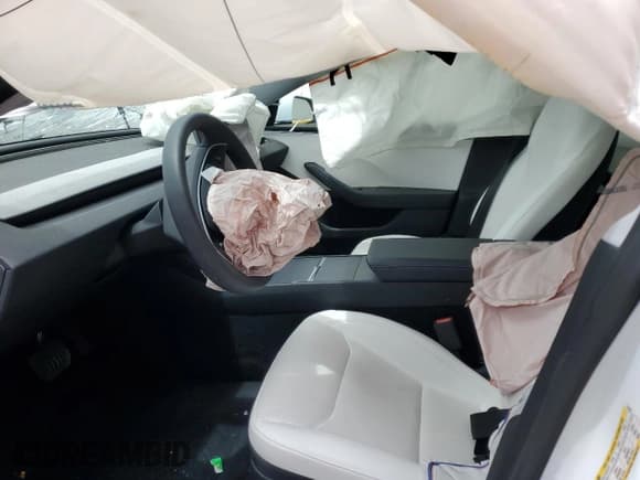 ✅ 2024 Tesla Model 3 • VIN: 5YJ3E1EA9RF815933 • Lot: 55842245. Wystawiony na Copart z przebiegiem 9 147 mil. Bezpłatny archiwum sprzedaży aukcyjnych z USA i szczegółowy raport historii pojazdu na DreamBid. Zdjęcie 7.