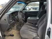 ✅ 2006 Chevrolet Silverado 2500HD Work Truck • VIN: 1GCHK29226E117541 • Лот: 85210894. Опубликован ранее на Copart с пробегом 323 223 миль. Бесплатный доступ к архиву аукционных продаж из США и подробный отчёт об истории автомобиля на DreamBid. Изображение 7.