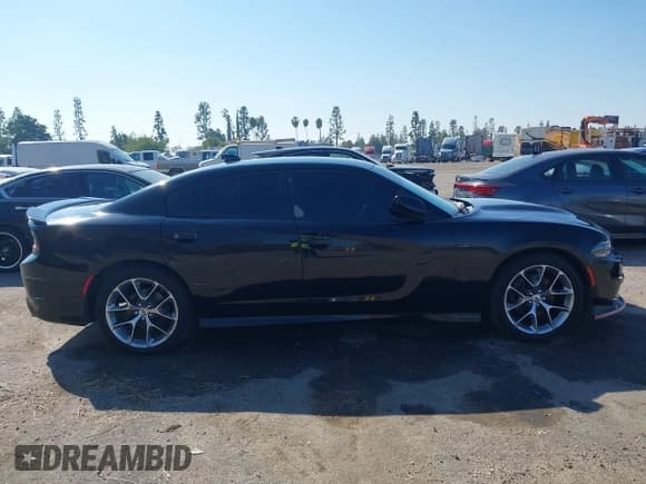 ✅ 2020 Dodge Charger GT • VIN: 2C3CDXHG0LH167121 • Lot: 43306277. Wystawiony na IAAI z przebiegiem 56 191 mil. Bezpłatny archiwum sprzedaży aukcyjnych z USA i szczegółowy raport historii pojazdu na DreamBid. Zdjęcie 13.