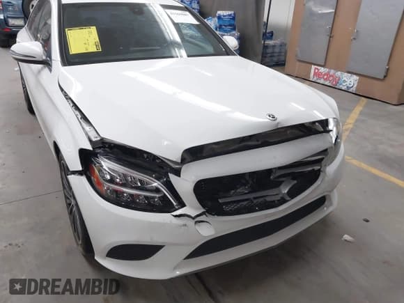 ✅ 2019 Mercedes-Benz C 300 • VIN: 55SWF8DB8KU296164 • Lot: 43369087. Wystawiony na IAAI z przebiegiem 110 611 mil. Bezpłatny archiwum sprzedaży aukcyjnych z USA i szczegółowy raport historii pojazdu na DreamBid. Zdjęcie 6.