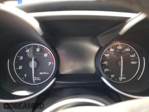 ✅ 2021 Alfa Romeo Giulia Ti • VIN: ZARFANBN0M7642850 • Lot: 53498445. Wystawiony na Copart z przebiegiem Nie podano. Bezpłatny archiwum sprzedaży aukcyjnych z USA i szczegółowy raport historii pojazdu na DreamBid. Zdjęcie 9.