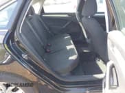 ✅ 2016 Volkswagen Passat S • VIN: 1VWAT7A38GC026915 • Лот: 42161231. Опубликован ранее на IAAI с пробегом 103 182 миль. Бесплатный доступ к архиву аукционных продаж из США и подробный отчёт об истории автомобиля на DreamBid. Изображение 8.