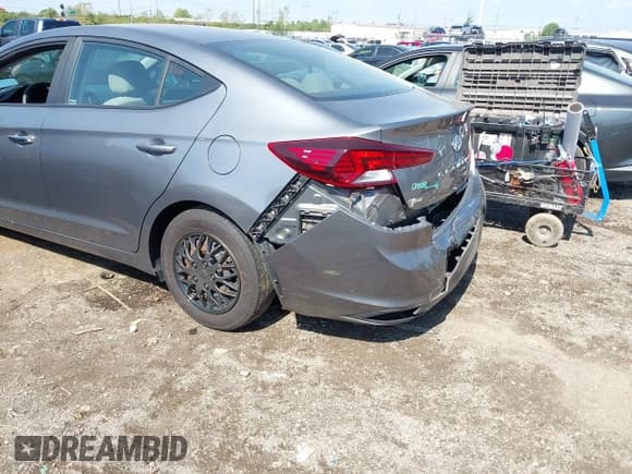 ✅ 2019 Hyundai Elantra SE • VIN: 5NPD74LF4KH456870 • Lot: 43324949. Listed on IAAI with 162,497 mi. Free auction sales archive from the USA and detailed vehicle history report at DreamBid. Image 6.