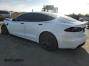 ✅ 2022 Tesla Model S • VIN: 5YJSA1E58NF483388 • Lot: 80904265. Wystawiony na Copart z przebiegiem 121 037 mil. Bezpłatny archiwum sprzedaży aukcyjnych z USA i szczegółowy raport historii pojazdu na DreamBid. Zdjęcie 2.