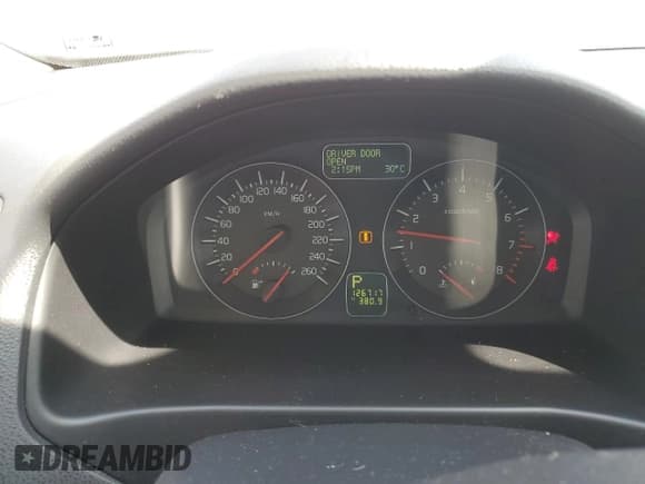 ✅ 2012 Volvo C30 • VIN: YV1672MK2C2276602 • Lot: 71558424. Wystawiony na Copart z przebiegiem 126 717 mil. Bezpłatny archiwum sprzedaży aukcyjnych z USA i szczegółowy raport historii pojazdu na DreamBid. Zdjęcie 9.