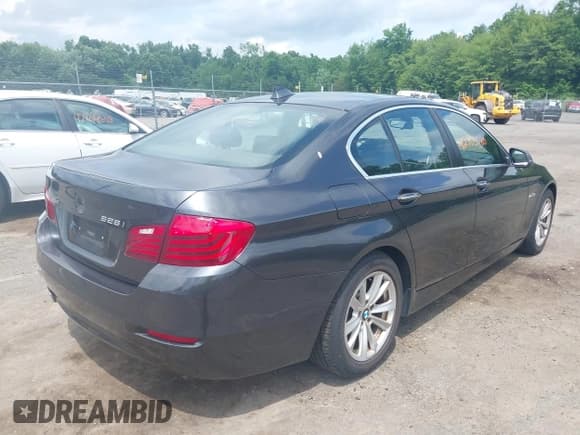 ✅ 2014 BMW 5 Series 528i xDrive • VIN: WBA5A7C58ED219319 • Лот: 42705580. Опубликован ранее на IAAI с пробегом 164 247 миль. Бесплатный доступ к архиву аукционных продаж из США и подробный отчёт об истории автомобиля на DreamBid. Изображение 4.