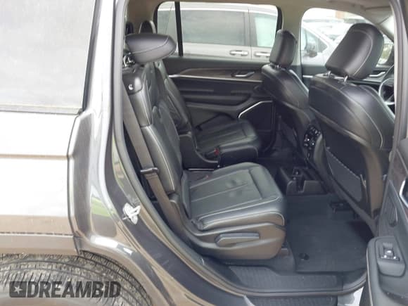 ✅ 2022 Jeep Grand Cherokee Limited • VIN: 1C4RJKBG0N8621824 • Lot: 41957841. Wystawiony na IAAI z przebiegiem 31 030 mil. Bezpłatny archiwum sprzedaży aukcyjnych z USA i szczegółowy raport historii pojazdu na DreamBid. Zdjęcie 8.