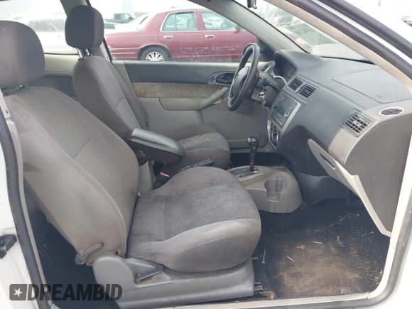 ✅ 2007 Ford Focus S • VIN: 1FAFP31N87W246907 • Лот: 43741314. Опубликован ранее на IAAI с пробегом 207 158 миль. Бесплатный доступ к архиву аукционных продаж из США и подробный отчёт об истории автомобиля на DreamBid. Изображение 5.