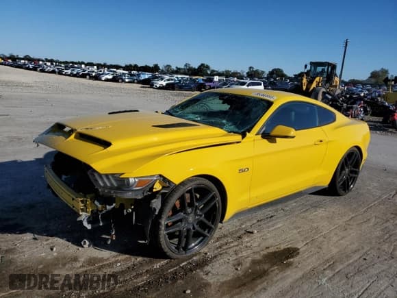 ✅ 2016 Ford Mustang GT Premium • VIN: 1FA6P8CF2G5238147 • Lot: 85360885. Listed on Copart with 89,099 mi. Free auction sales archive from the USA and detailed vehicle history report at DreamBid. Image 1.
