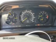 ✅ 1987 Mercedes-Benz 260 • VIN: WDBEA26D0HA564311 • Лот: 64254575. Опубликован ранее на Copart с пробегом 12 396 миль. Бесплатный доступ к архиву аукционных продаж из США и подробный отчёт об истории автомобиля на DreamBid. Изображение 9.