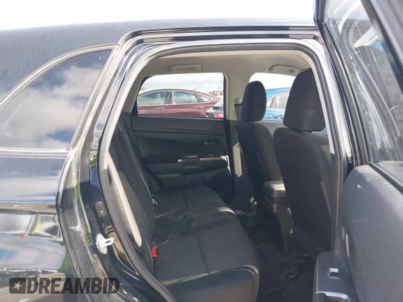 ✅ 2021 Mitsubishi Outlander SE • VIN: JA4APVAU3MU015776 • Lot: 42352207. Listed on IAAI with 55,950 mi. Free auction sales archive from the USA and detailed vehicle history report at DreamBid. Image 8.