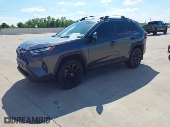 ✅ 2024 Toyota RAV4 XLE Premium • VIN: 2T3C1RFV3RC265099 • Lot: 43293552. Wystawiony na IAAI z przebiegiem 13 102 mil. Bezpłatny archiwum sprzedaży aukcyjnych z USA i szczegółowy raport historii pojazdu na DreamBid. Zdjęcie 17.
