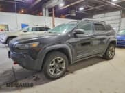 ✅ 2019 Jeep Cherokee Trailhawk Elite • VIN: 1C4PJMBX5KD483610 • Лот: 94386335. Опубликован ранее на Copart с пробегом 250 303 миль. Бесплатный доступ к архиву аукционных продаж из США и подробный отчёт об истории автомобиля на DreamBid. Изображение 1.