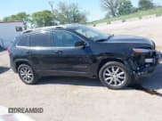 ✅ 2017 Jeep Cherokee Limited • VIN: 1C4PJMDS2HD239018 • Lot: 42254356. Wystawiony na IAAI z przebiegiem 129 673 mil. Bezpłatny archiwum sprzedaży aukcyjnych z USA i szczegółowy raport historii pojazdu na DreamBid. Zdjęcie 14.