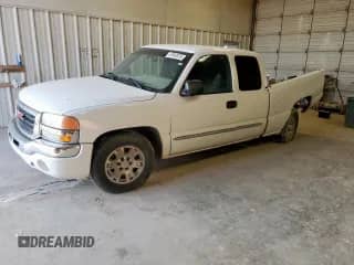 2007 GMC Sierra 1500 SLE1 with VIN 1GTEC19Z97Z112984, listed as a Copart auction lot 57942025 with 267,802 mi miles and Salvage title. Bid and sale history available at DreamBid. Image 1.