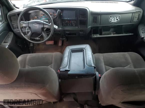 2006 Chevrolet Silverado 1500 LT2 z VIN 2GCEC19Z061306536, wystawiony jako Copart lot #45569345 z przebiegiem 219 158 mil mil oraz Czysty tytuł • Clean title. Historia ofert i sprzedaży dostępna na DreamBid. Obrazek 8.