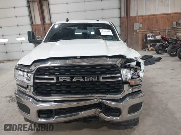 ✅ 2022 Ram 2500 Big Horn • VIN: 3C6UR5DL6NG436791 • Lot: 42287288. Wystawiony na IAAI z przebiegiem 62 207 mil. Bezpłatny archiwum sprzedaży aukcyjnych z USA i szczegółowy raport historii pojazdu na DreamBid. Zdjęcie 13.