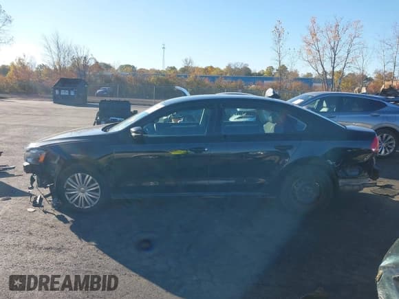 ✅ 2014 Volkswagen Passat S • VIN: 1VWAP7A34EC025391 • Lot: 43504449. Listed on IAAI with 136,114 mi. Free auction sales archive from the USA and detailed vehicle history report at DreamBid. Image 14.