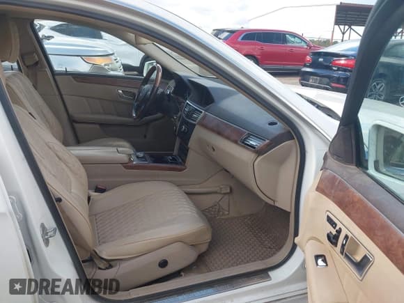 ✅ 2012 Mercedes-Benz E 350 Sport • VIN: WDDHF8JB5CA531019 • Лот: 43672527. Опубликован ранее на IAAI с пробегом 341 407 миль. Бесплатный доступ к архиву аукционных продаж из США и подробный отчёт об истории автомобиля на DreamBid. Изображение 5.