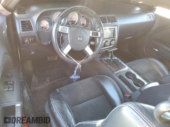 ✅ 2010 Dodge Challenger SRT-8 • VIN: 2B3CJ7DW7AH289099 • Lot: 42083305. Wystawiony na Copart z przebiegiem 154 506 mil. Bezpłatny archiwum sprzedaży aukcyjnych z USA i szczegółowy raport historii pojazdu na DreamBid. Zdjęcie 8.