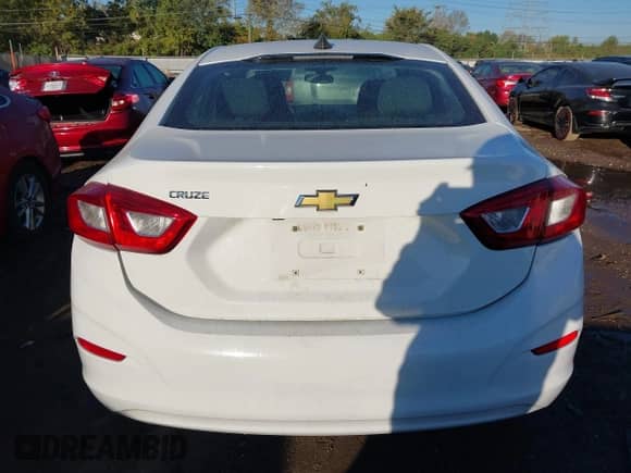 2018 Chevrolet Cruze LS с VIN 1G1BC5SM0J7167876, выставлен на аукционе IAAI как лот 43409404 с пробегом 108 875 миль миль и . История ставок и продаж доступна на DreamBid. Изображение 15.