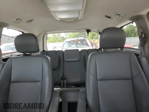 ✅ 2014 Volkswagen Routan SE • VIN: 2C4RVABG0ER134352 • Лот: 58467235. Опубликован ранее на Copart с пробегом 161 822 миль. Бесплатный доступ к архиву аукционных продаж из США и подробный отчёт об истории автомобиля на DreamBid. Изображение 10.