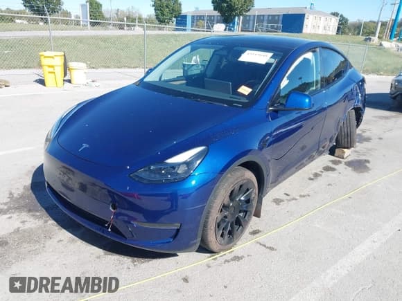 ✅ 2023 Tesla Model Y Long Range • VIN: 7SAYGDEE6PA162351 • Lot: 43515048. Listed on IAAI with 24,605 mi. Free auction sales archive from the USA and detailed vehicle history report at DreamBid. Image 21.
