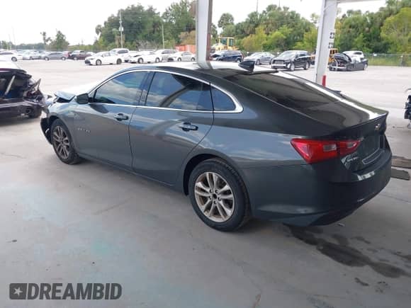 2018 Chevrolet Malibu LT z VIN 1G1ZD5ST3JF175821, wystawiony jako IAAI lot #43226436 z przebiegiem 167 996 mil mil oraz . Historia ofert i sprzedaży dostępna na DreamBid. Obrazek 3.