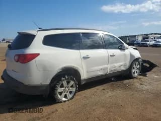 ✅ 2012 Chevrolet Traverse 1LT • VIN: 1GNKRGED8CJ242916 • Lot: 70702674. Wystawiony na Copart z przebiegiem 248 782 mil. Bezpłatny archiwum sprzedaży aukcyjnych z USA i szczegółowy raport historii pojazdu na DreamBid. Zdjęcie 3.